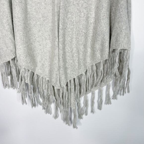 Banana Republic Womens XS/S Gray Fringe Knit Poncho Sweater Cozy Shrug Cape - Picture 7 of 10